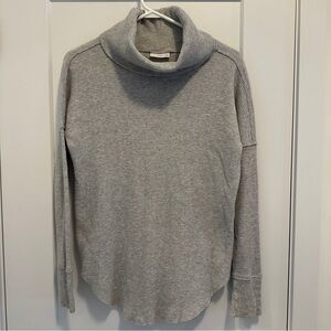Aritzia TNA Grey Waffle Knit Turtleneck Long Sleeve Top Size XS Women’s